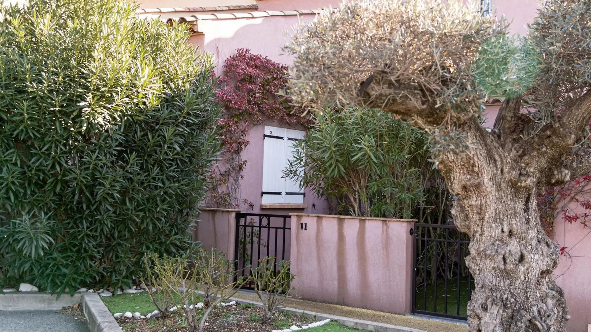 Very Bright Villa With Garden And Terrace Sainte-Maxime France